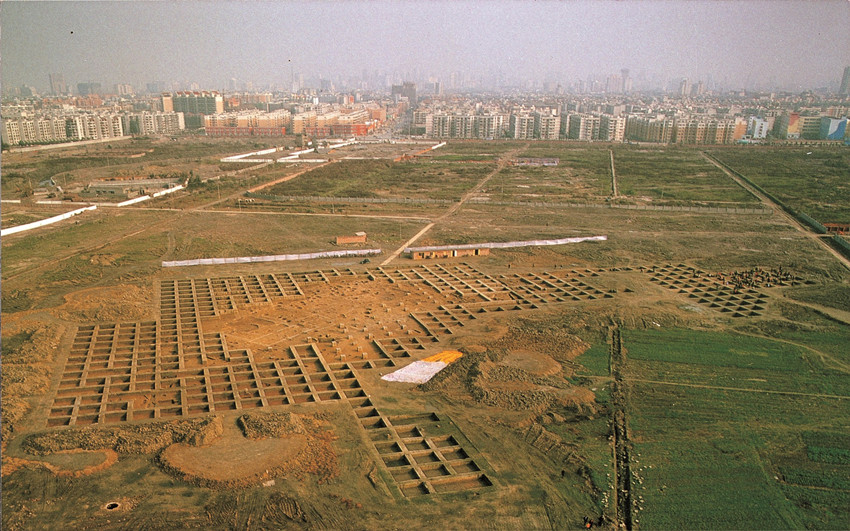 2001年“兰苑”地点生活居址区发掘场景_副本.jpg