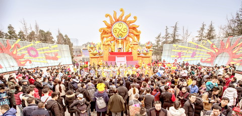 300场精彩演艺轮番上演 太阳节里过闹热春节