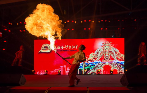 300场精彩演艺轮番上演 太阳节里过闹热春节