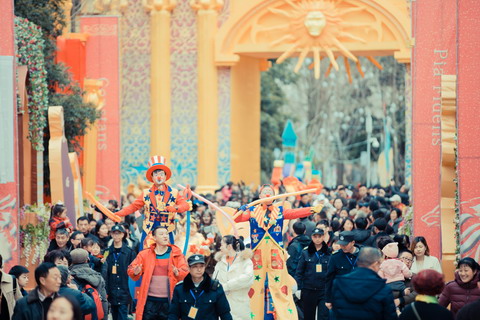 观彩灯品文化  博物馆里过新年