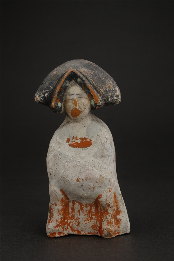 47--彩绘假髻女俑--C228.jpg